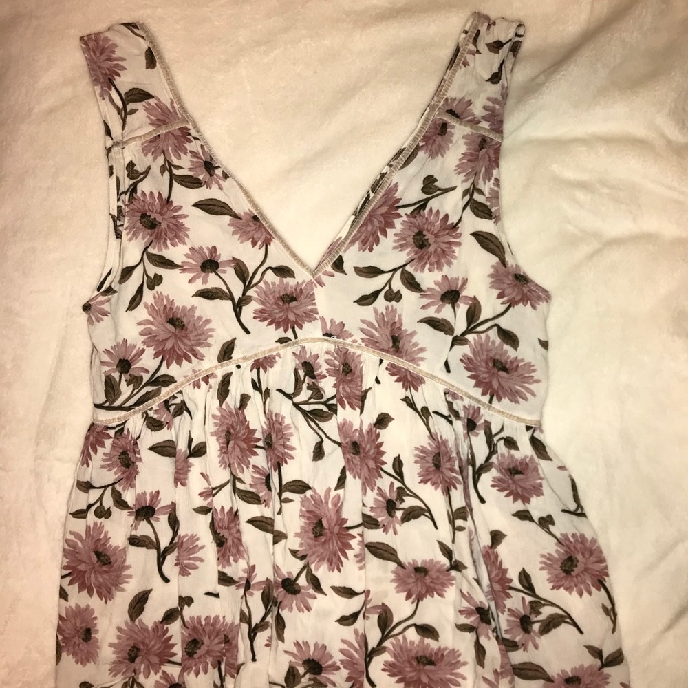 American Eagle V-neck floral tank top